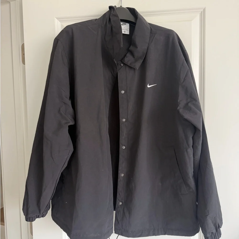 Nike Women's Sportswear Essential Oversized UV Coaches' Jacket in Black Large - Picture 9 of 15